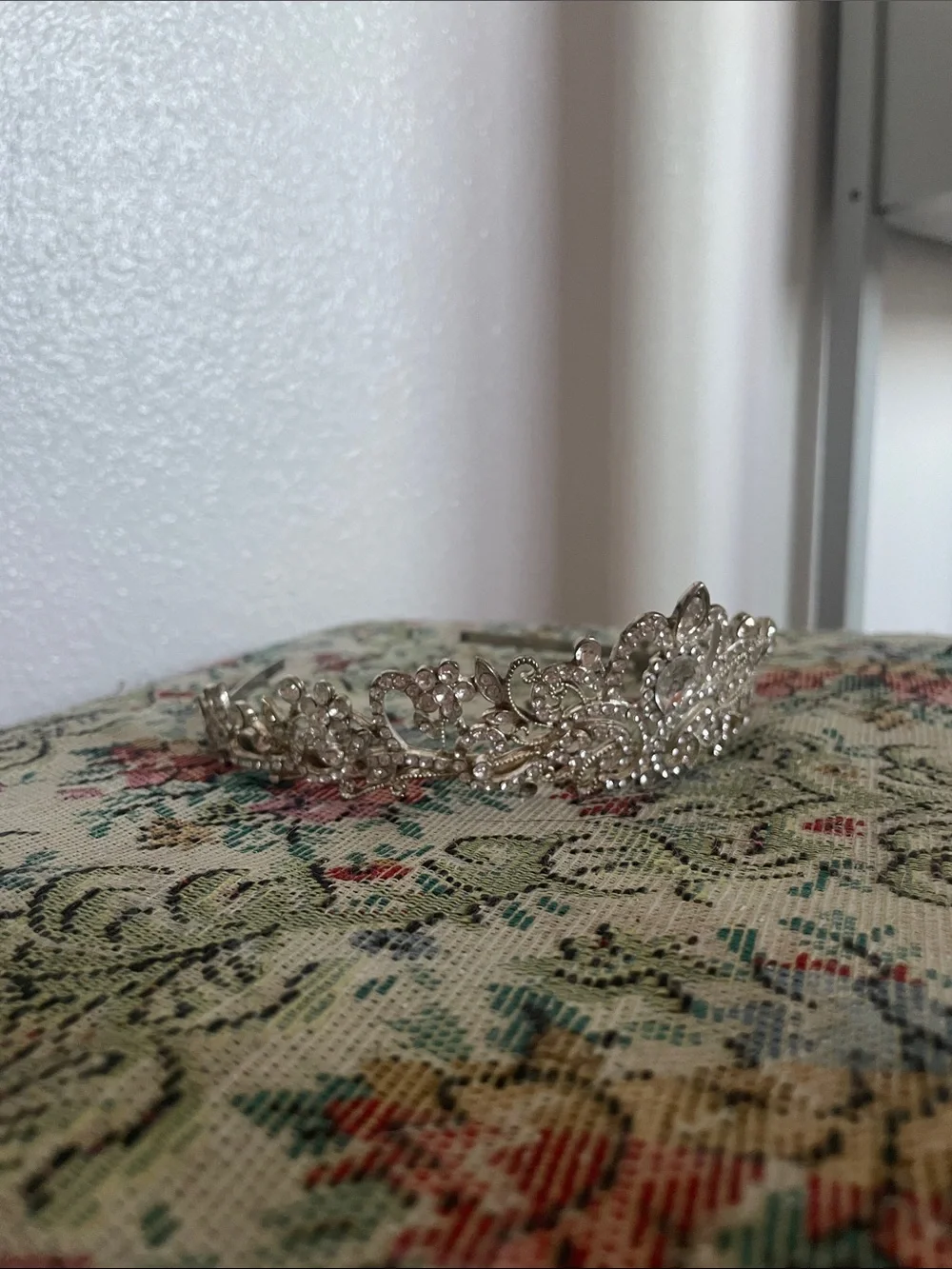 costume silver diamond tiara